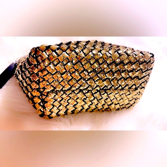 NWOT NAGHEDI PORTOFINO LARGE COSMETIC CLUTCH BAG LUXURY ITEM 12” X 7” RETAIL$120 - Picture 5 of 9
